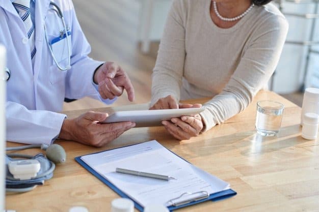 Người gặp khó khăn trong giao tiếp với bác sĩ/nhân viên y tế